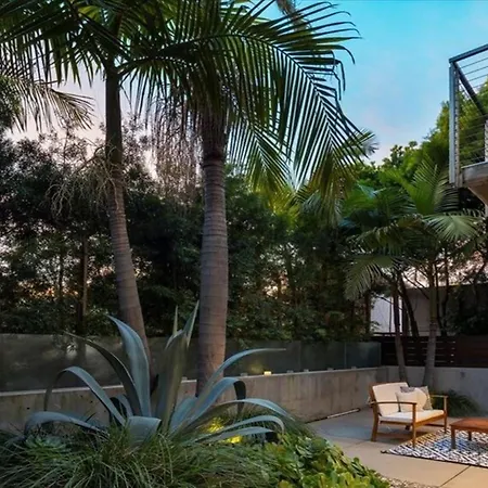 Exquisite Venice Three Bedrooms Home Marvel
